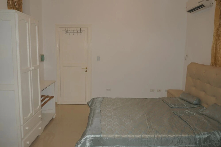 Room 3 of 11