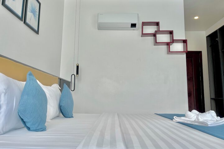 Room 10 of 72