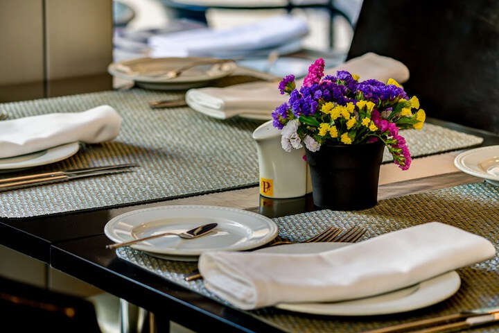 Dining 73 of 143
