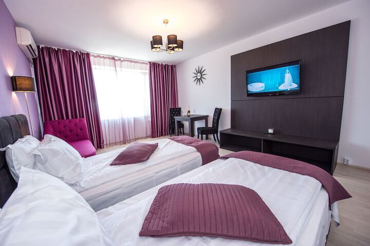 Room 7 of 25