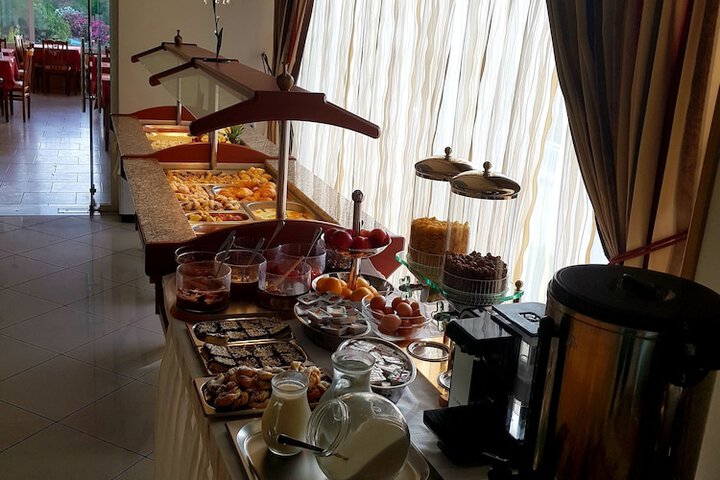 Dining 77 of 84