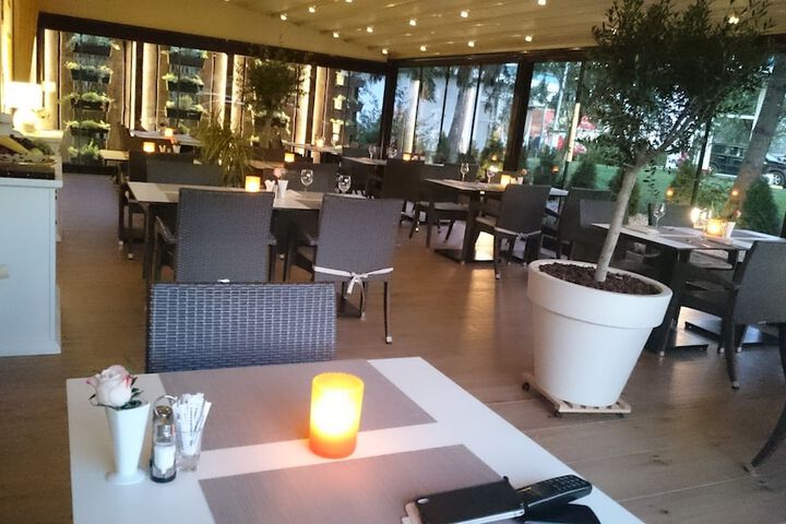 Dining 64 of 73
