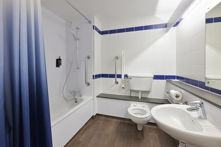Room 15 of 16