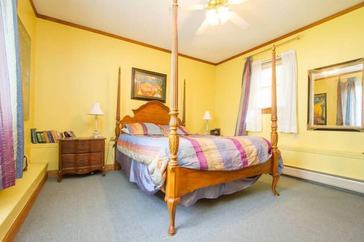 Room 100 of 165