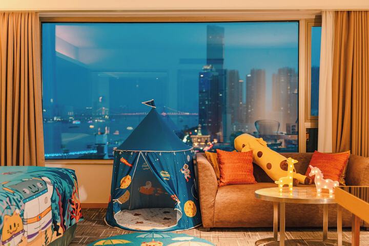 Children's theme room
