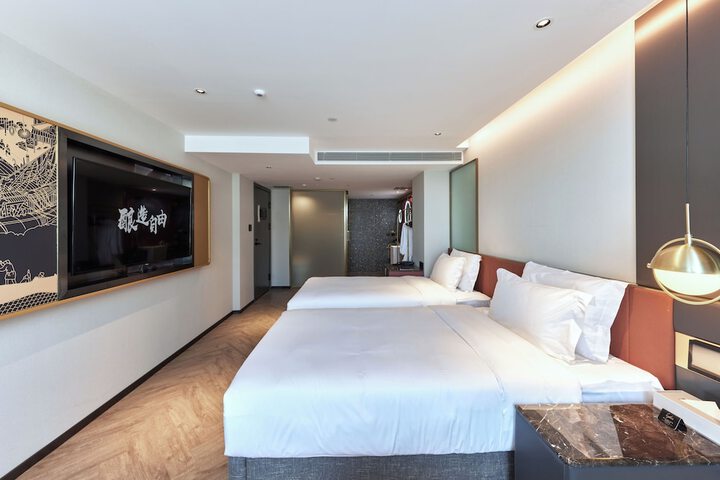 Room 14 of 52