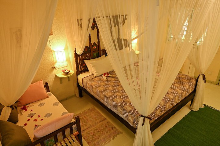 Room 32 of 195