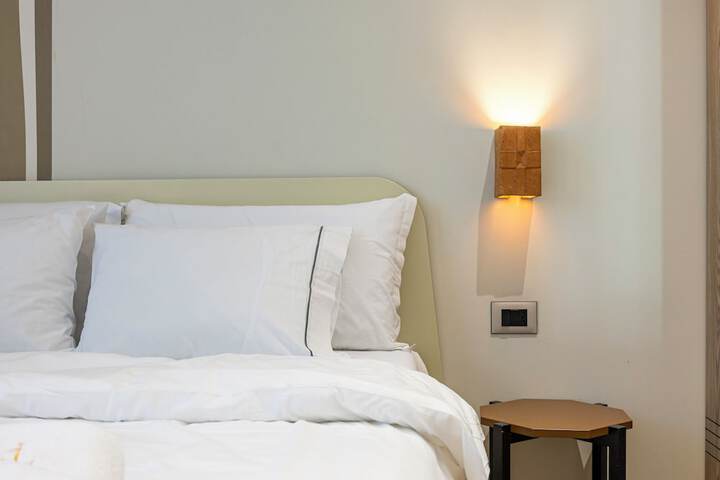 Room 10 of 96