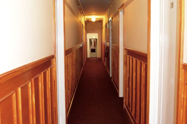 Ballroom/Hall 28 of 30