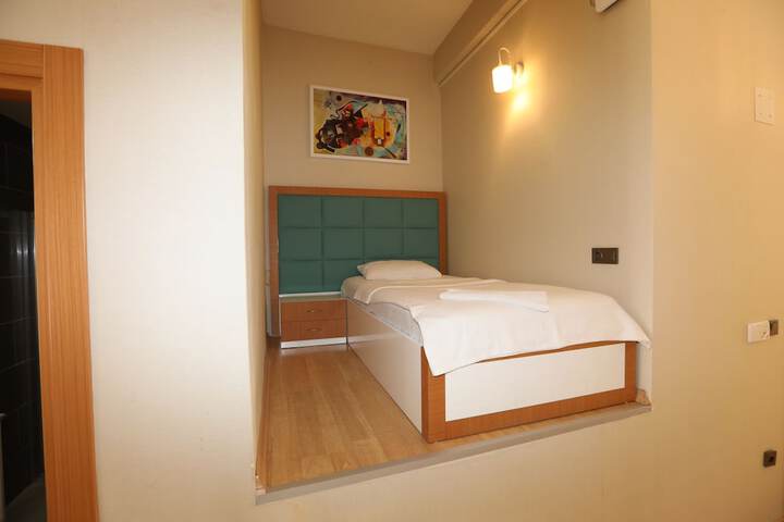 Room 11 of 40