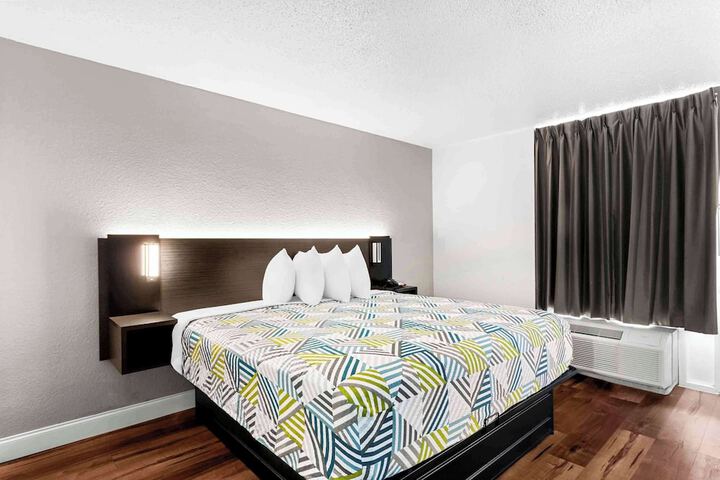 Room 18 of 30