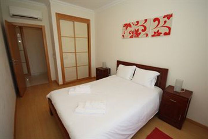 Room 5 of 10
