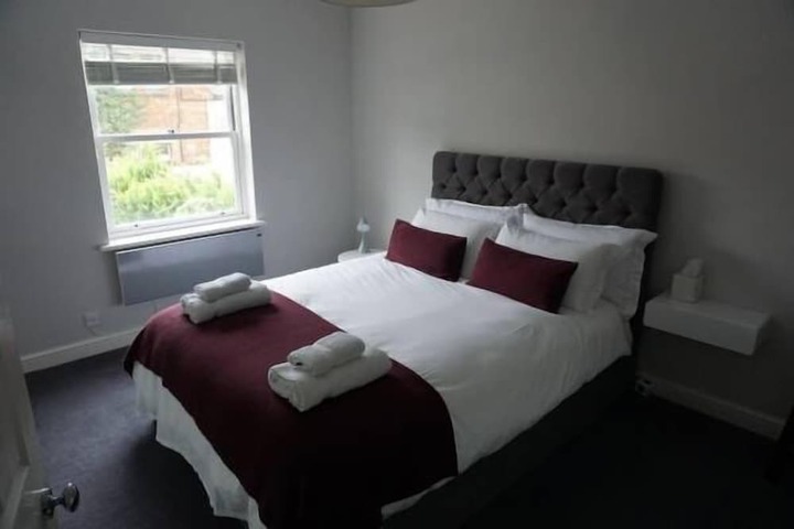 Room 3 of 12
