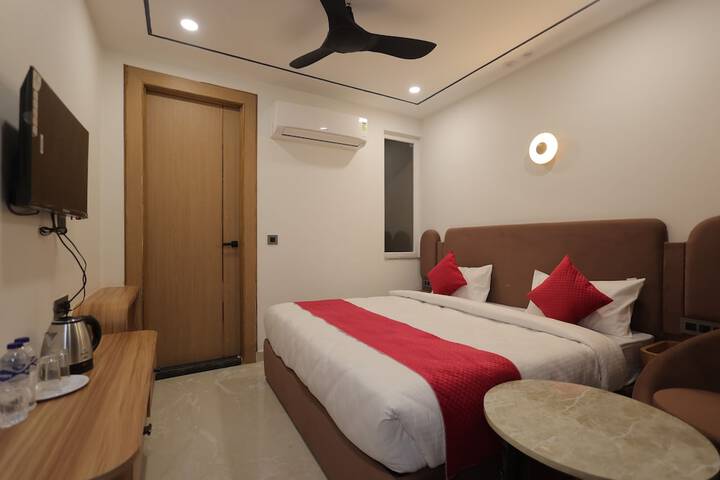 Room 16 of 83