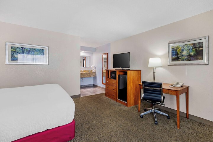 Room 19 of 29