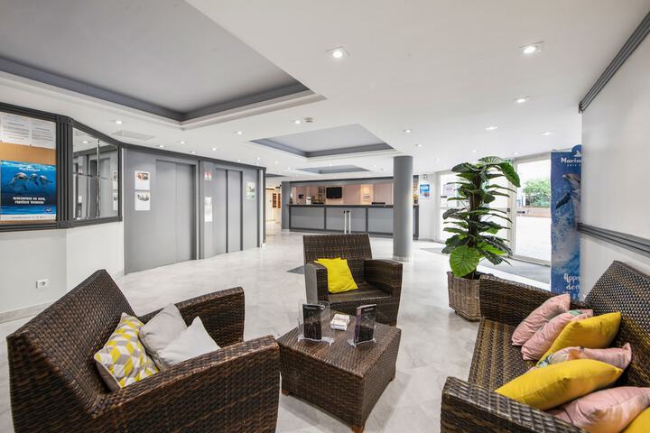 Guest Lobby