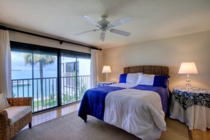 Room 14 of 15