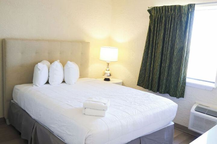 Room 15 of 35