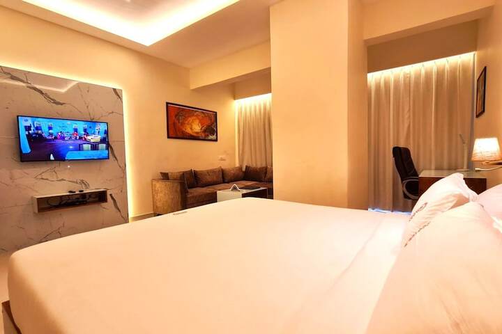 Room 14 of 37