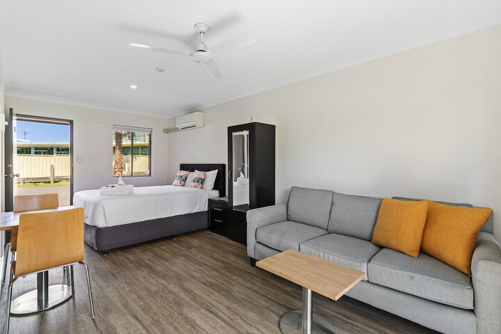 Room 6 of 26