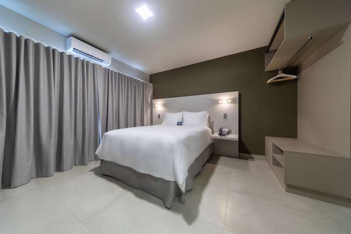 Room 13 of 97