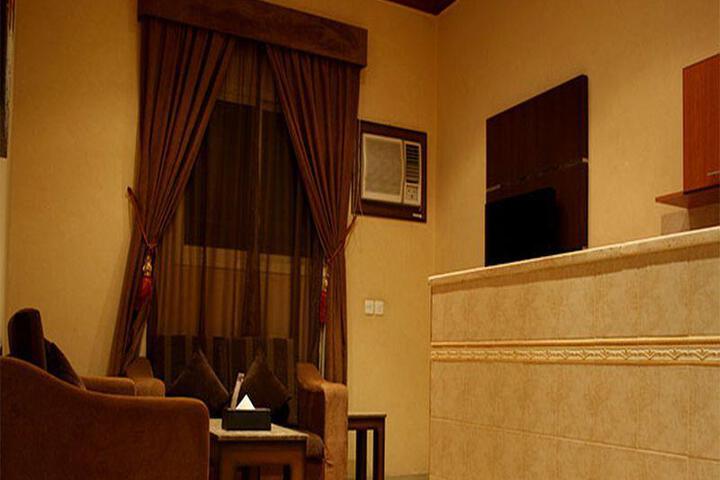 Room 4 of 6