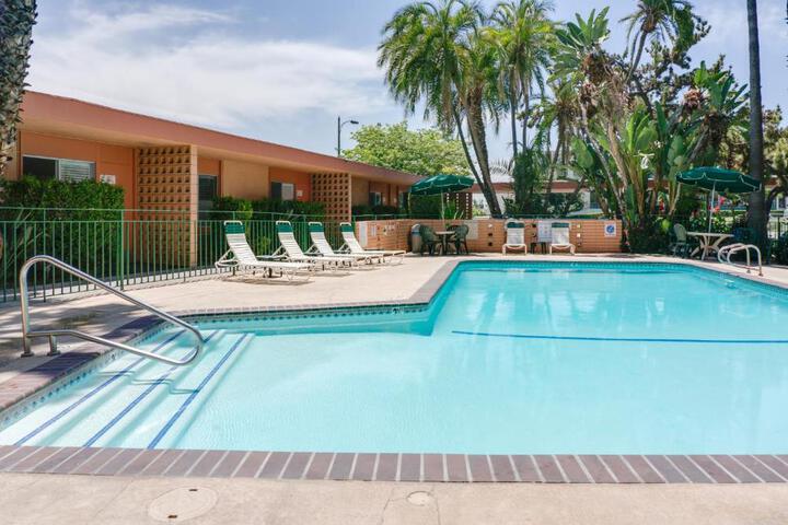 Pool 14 of 23