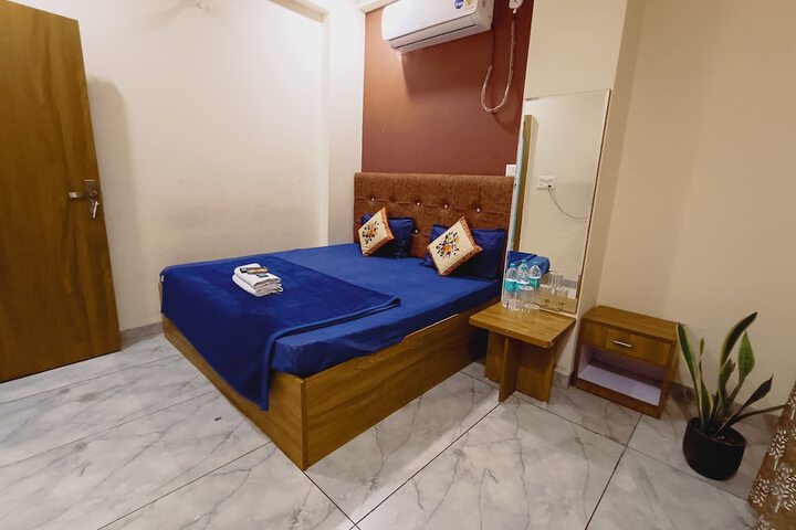 Room 52 of 62