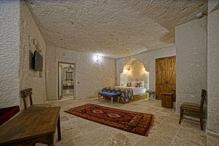 Room 15 of 53