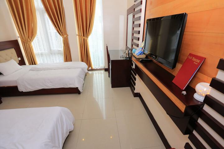 Room 14 of 22