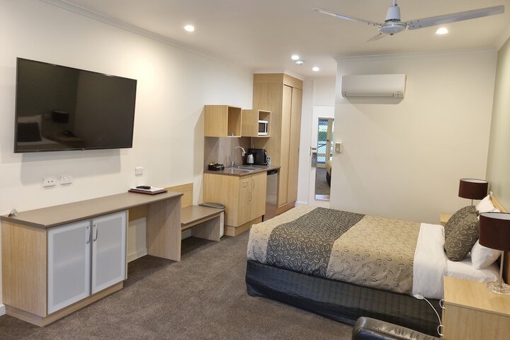 Room 5 of 40