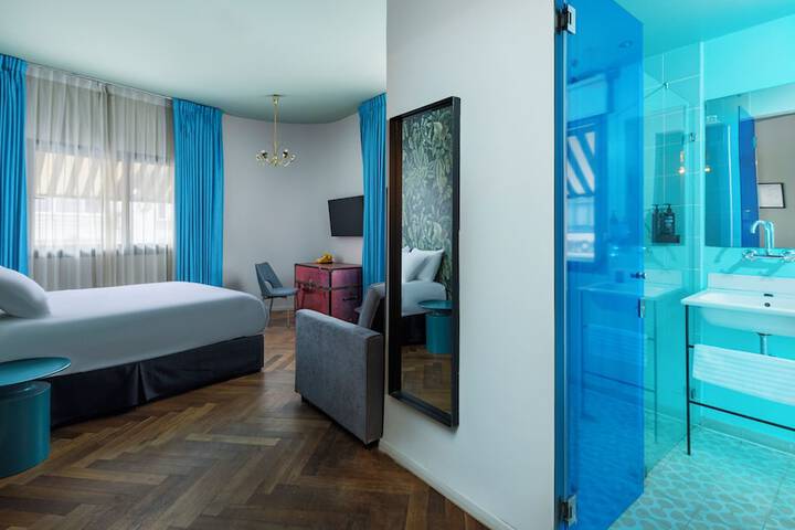 Room 46 of 64