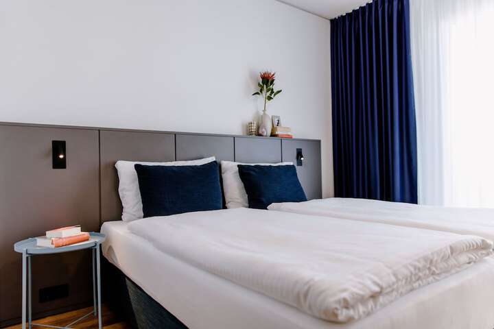 Room 12 of 68