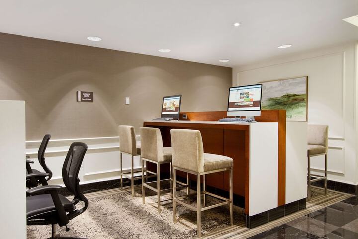 Business Center 114 of 116