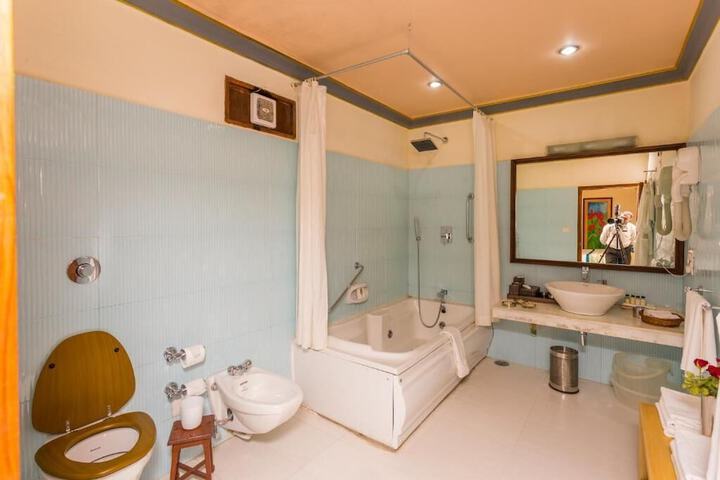 Room 15 of 39