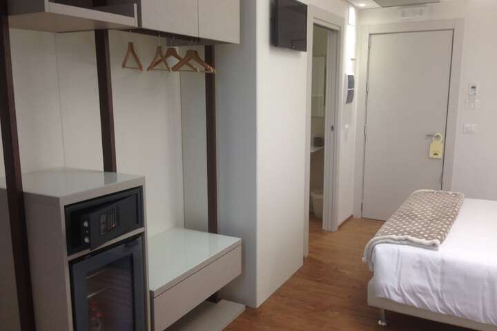 Room 16 of 30