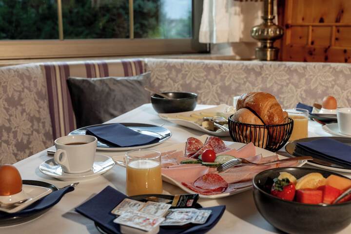 Dining 176 of 199