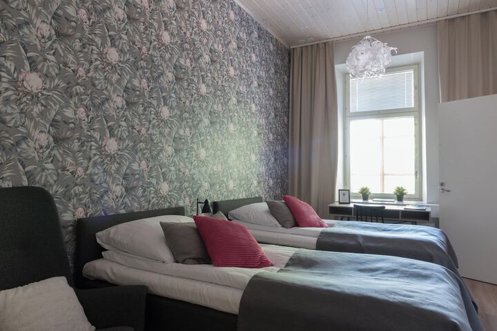 Room 10 of 48