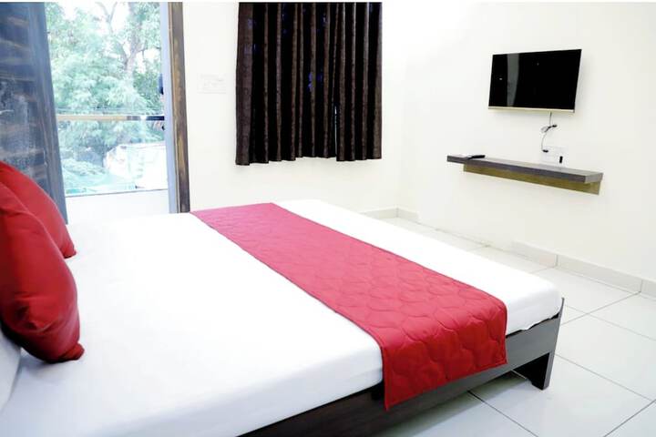 Room 6 of 17