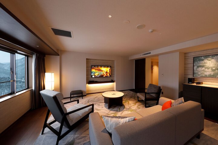 Room 13 of 76