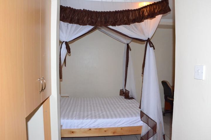 Room 4 of 38