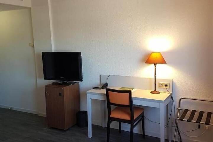 Room 20 of 42