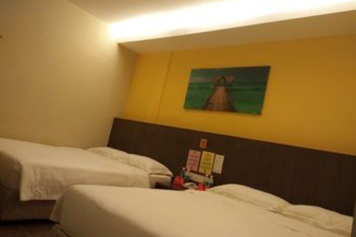 Room 27 of 47