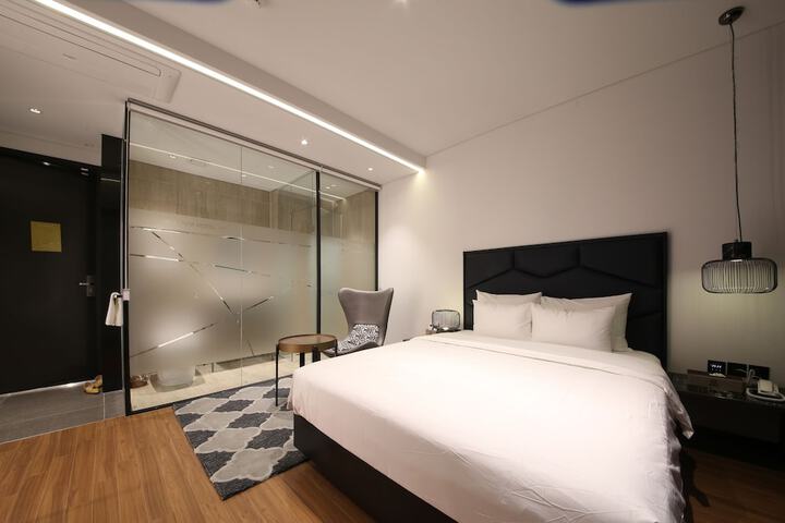 Room 3 of 19