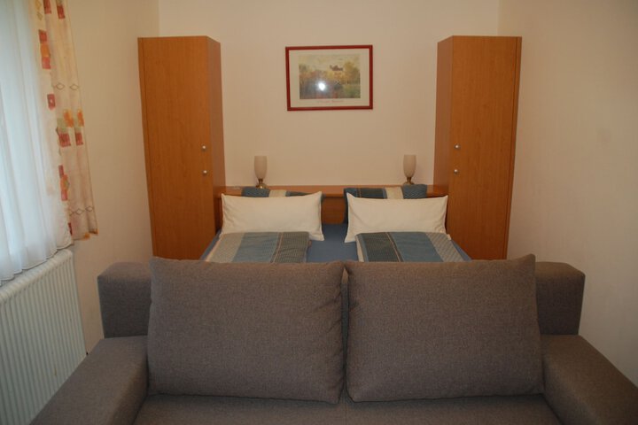 Room 10 of 29