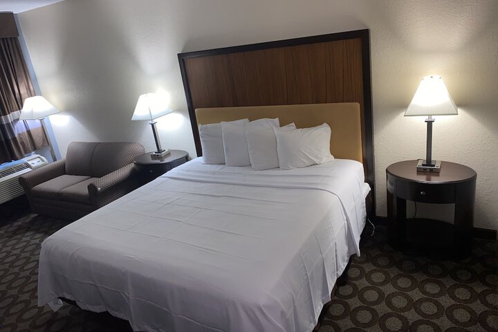 Standard | King Bed (11 of 13)