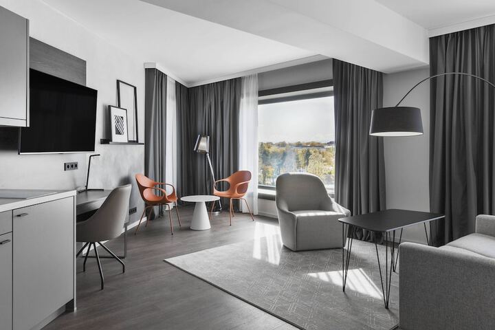 Room 8 of 39