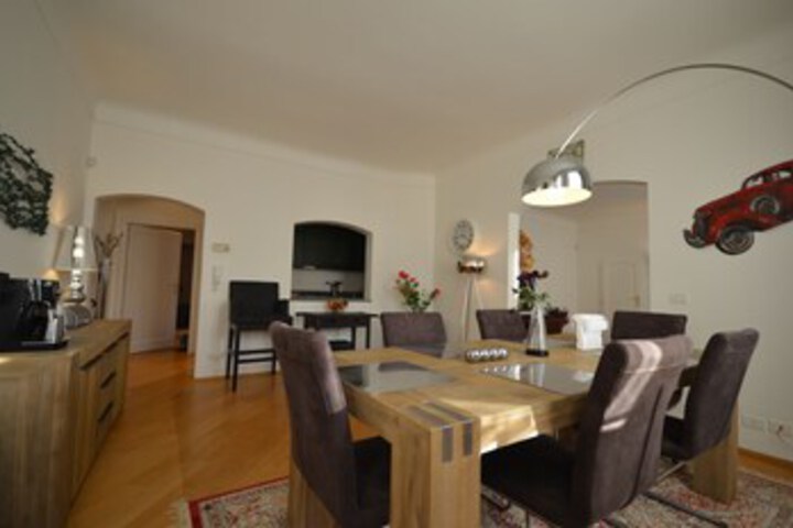 Room 8 of 20