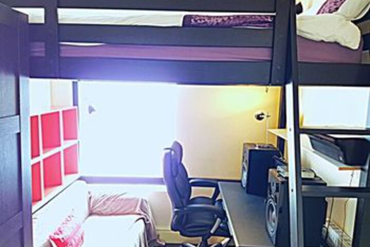 Room 4 of 10