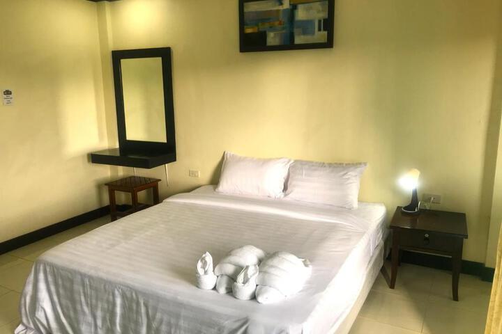 Parisia House